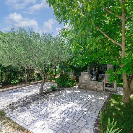 Appartamento With A Parking Space Kavran, Marcana - 14109 *