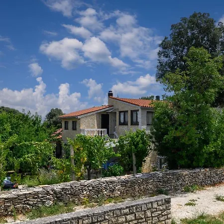 Apartament With Parking Space Kavran, Marcana - 14109 Kavran