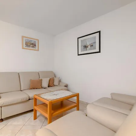 Apartament With Parking Space Kavran, Marcana - 14109 *